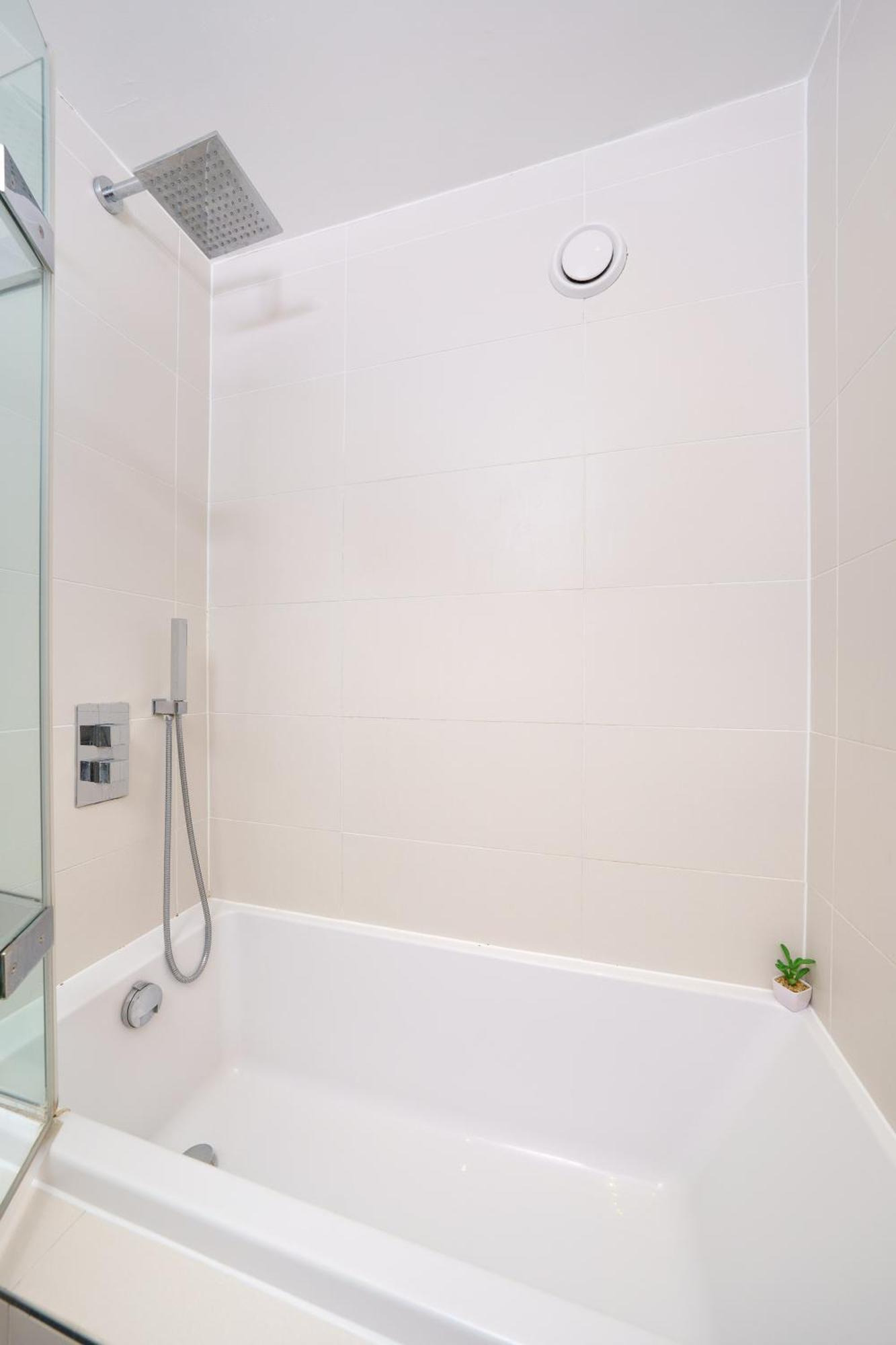 En-Suite Room In Zone 1 London Exterior foto